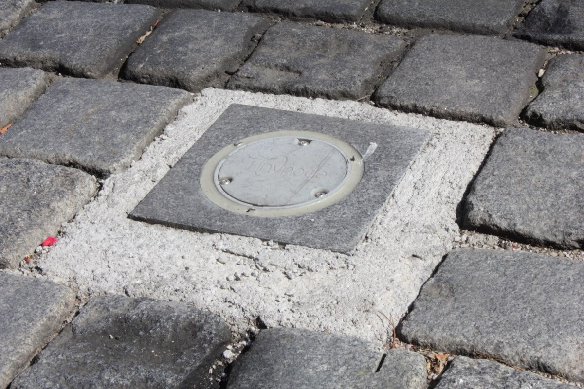 Smart parkování v Kolíně. Senzory, automaty, web i aplikace