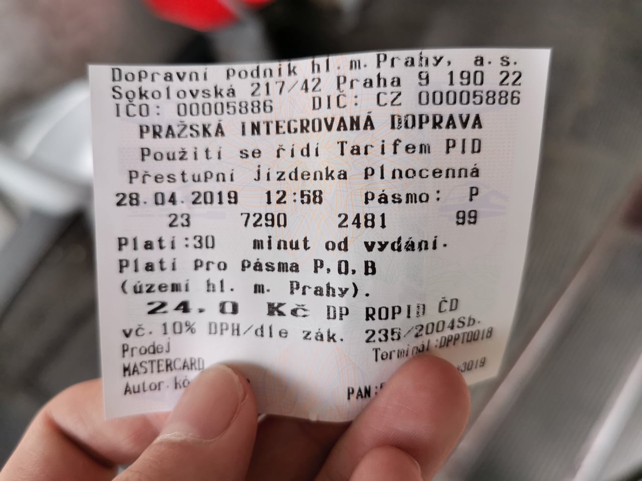 Bezkontaktní placení v pražské hromadné dopravě