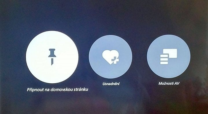 Tlačítko Option se u Firefox OS chová trochu jinak než u platformy Viera a Full HD TV. Nakonec je ale výsledek stejný (viz druhý snímek). Jen v první fázi nabídne takovéto menu. Na domovskou stránku jde připnout například i TV kanál.