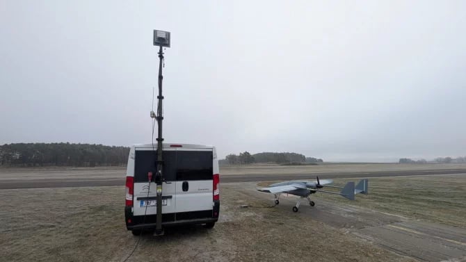 Mobilní vysílač v dronu (T-Mobile a Primoco UAV)