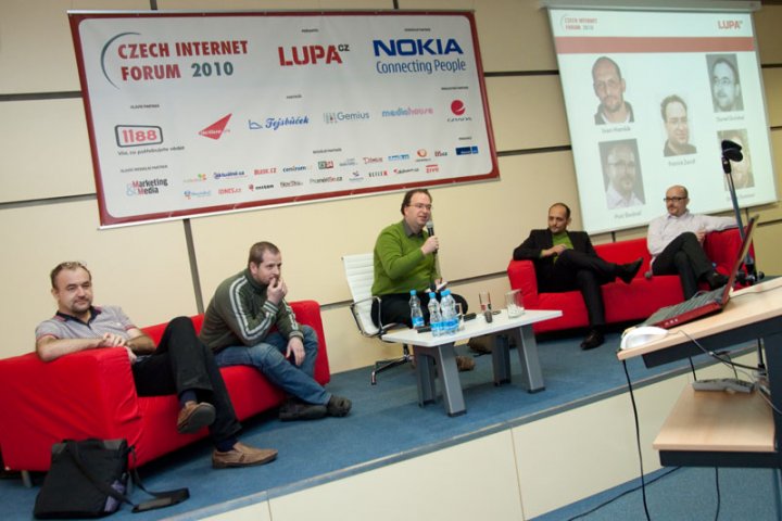 Panelisté: Ondřej Sommer (Economia), Petr Bednář (Mladá fronta), Ivan Hamšík (Ringier), Daniel Dočekal (Tiscali Media, a. s.) Moderátor: Patrick Zandl