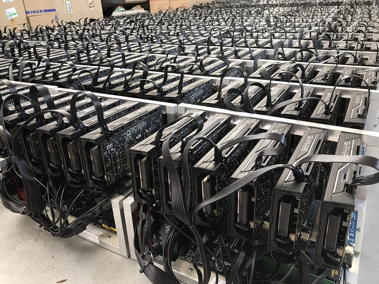 Datacentra v kontejnerech a servery od Foxconnu a TradeDX