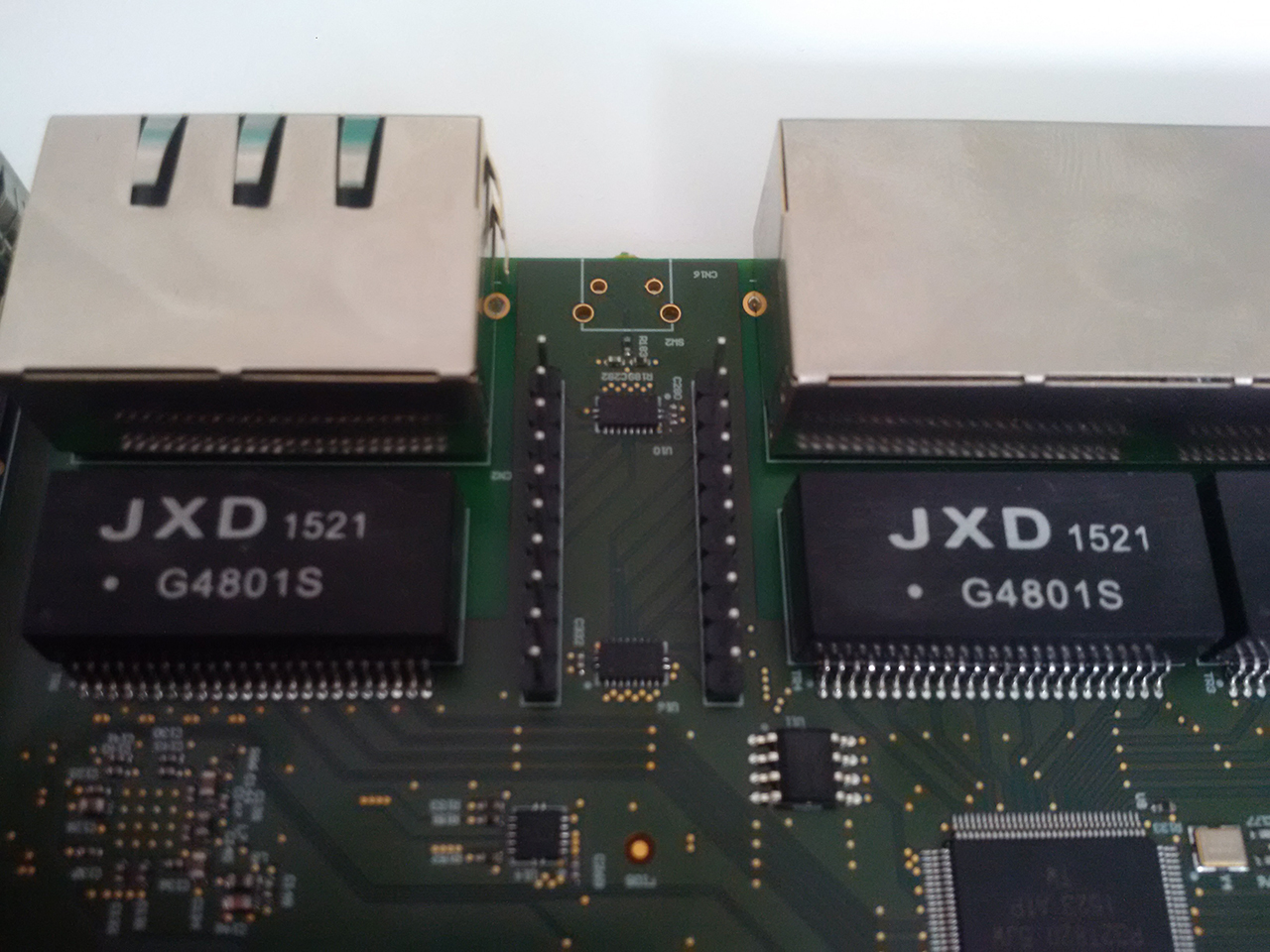 Rozšiřující konektor z dílny CZ.NIC.