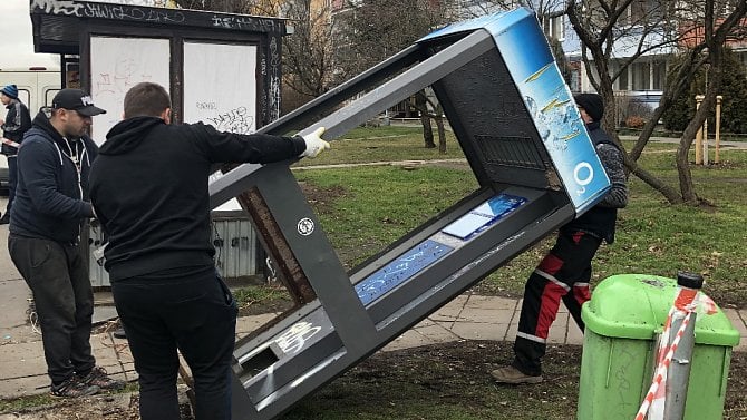 Bourání a likvidace telefonní budky - O2