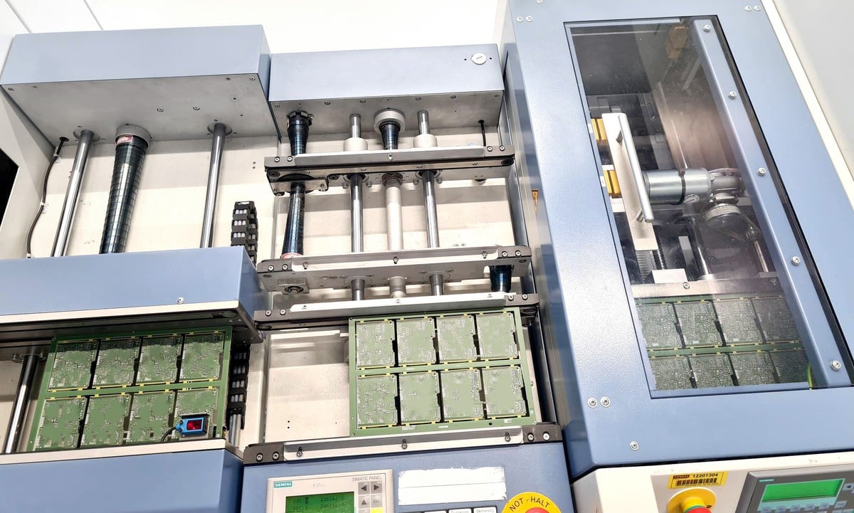 Výroba plošných spojů Siemens v Trutnově