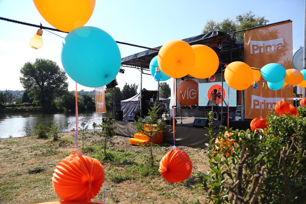 Prima zvolila netradiční místo tiskovky: přístaviště Kazín