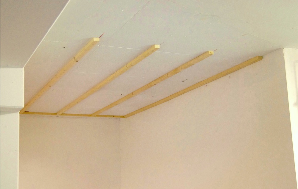 kapil. topení - montáž strop