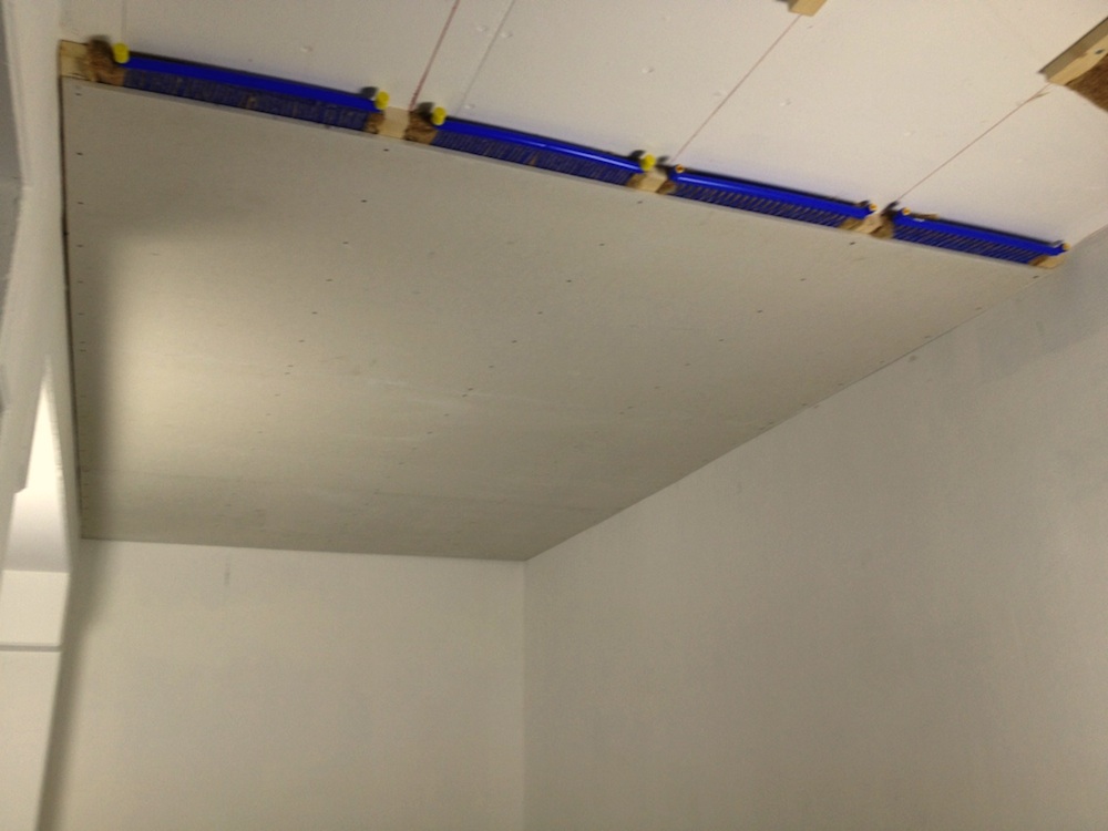 kapil. topení - montáž strop