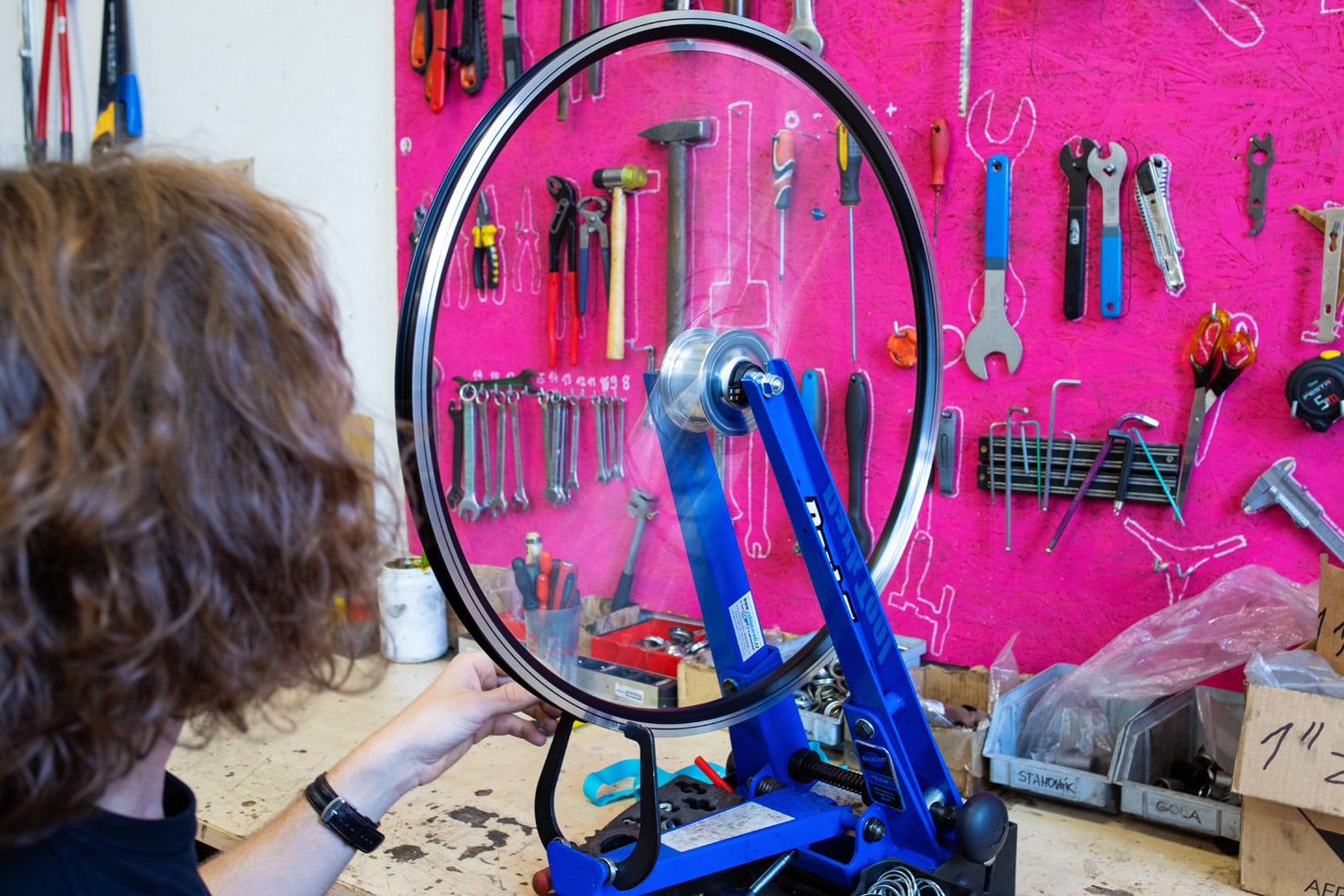 Jak to vypadá v dílně společnosti Rekola