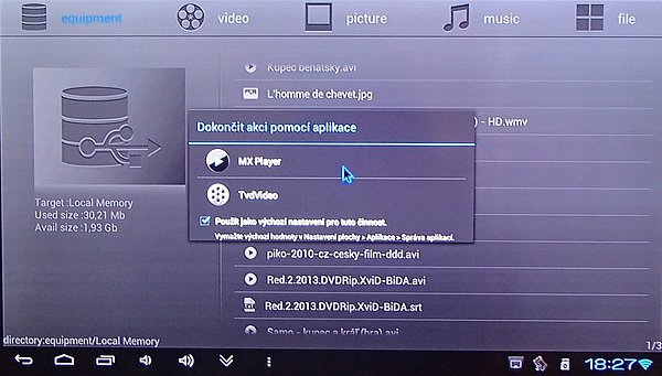 FileManager je opravdu výborný a na takto kvalitní u Androidu narazíte málokdy. Na SB 2002 fungoval naprosto spolehlivě a bez problémů si rozuměl i s terabajtovým diskem Freecom. Jediné, co mi u něj chybělo, bylo tlačítko pro vysunutí USB média. To se totiž po uvedení boxu do pohotovostního režimu ani neodpojí, ani nevypne (vysunout se také jinak nedá), takže nezbývá než nechat ho uklidnit a natvrdo vytáhnout z rozhraní. Hlavičky disku si pochopitelně „kecnou“ tam, kde právě jsou…