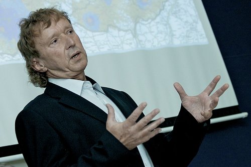 „Čekali jsme několik let. Sám jsem si už připadal neseriózně, ale nemohli jsme najít model, aby nám to ekonomicky vycházelo,“ říká o roky odkládaném startu televize Pohoda Radim Pařízek.