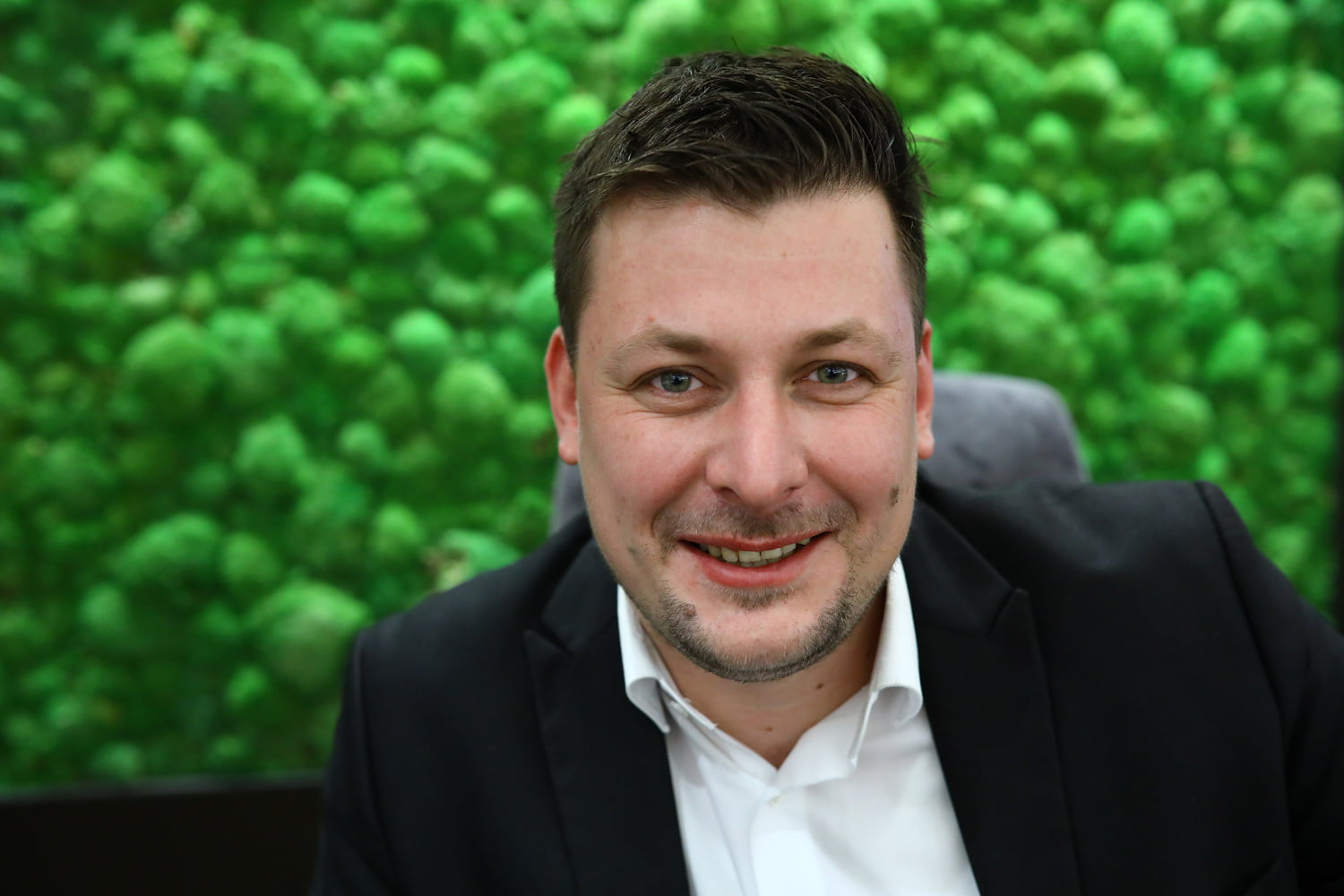 Lukáš Hnilička, Hybrid