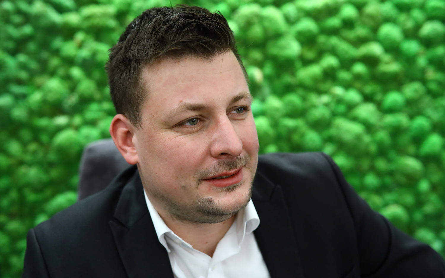 Lukáš Hnilička, Hybrid