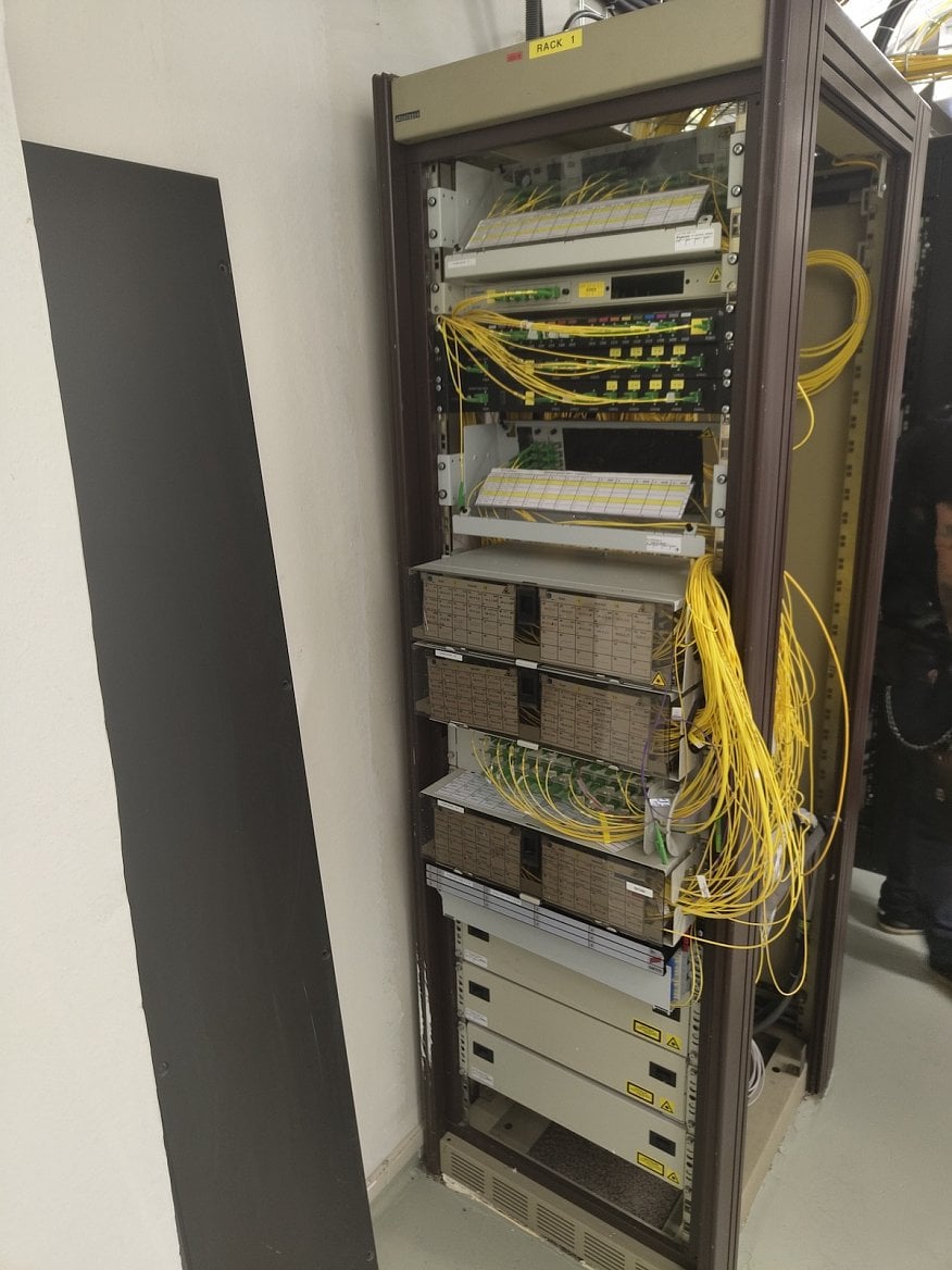 Centrum pevného internetu Vodafonu (UPC) v pražských Kobylisích