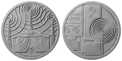 Druhou cenu komise udělila kombinaci návrhů akademického sochaře Zbyňka Fojtů za krásné geometrické ztvárnění a soulad soustředných kruhů na obou stranách.