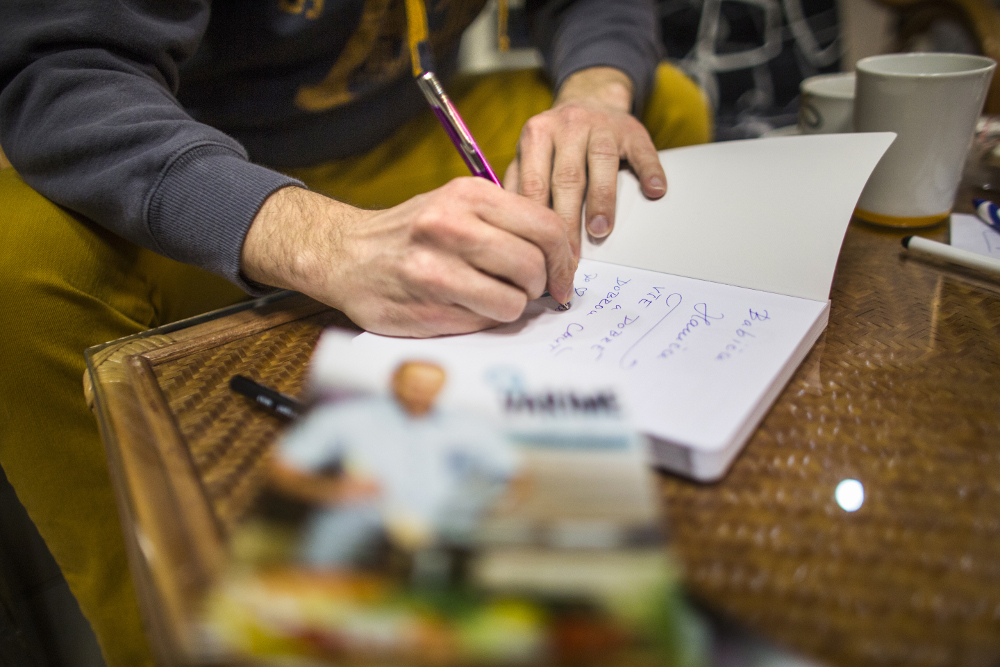 Fenomén Láďa Hruška: Jak vypadají jeho autogramiády v regionech?