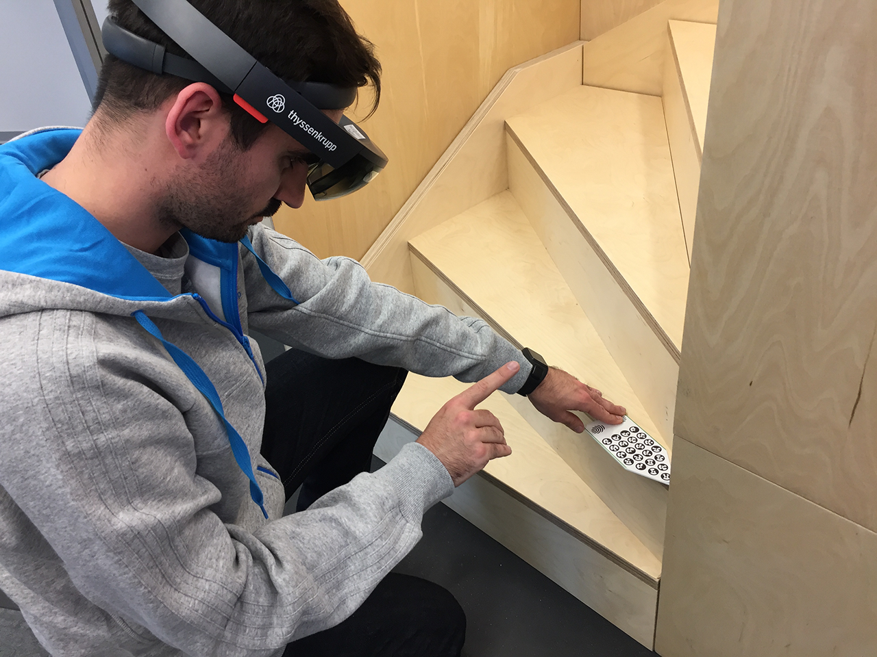 Thyssenkrupp a využití HoloLens v praxi