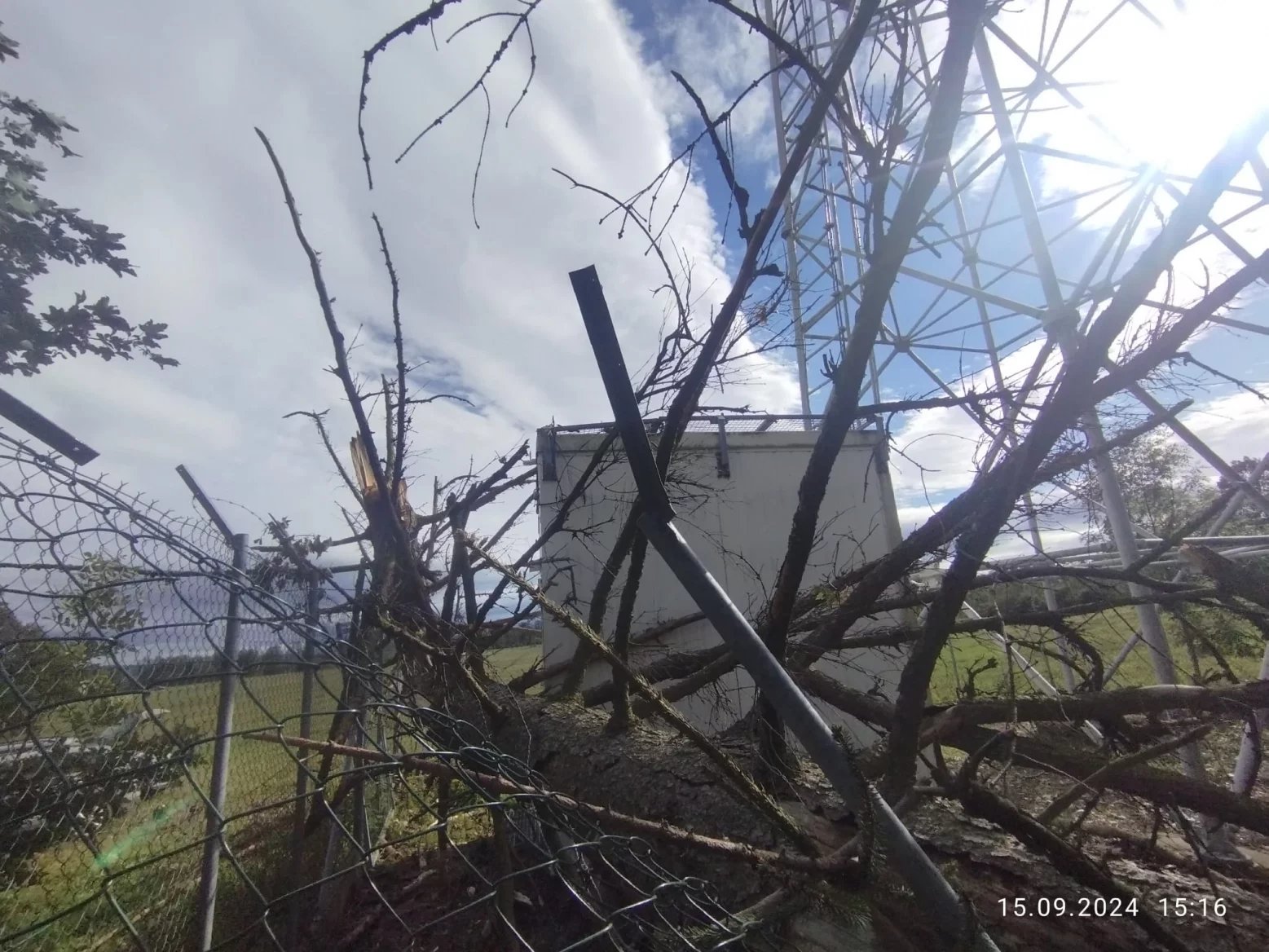 Poškozené oplocení BTS