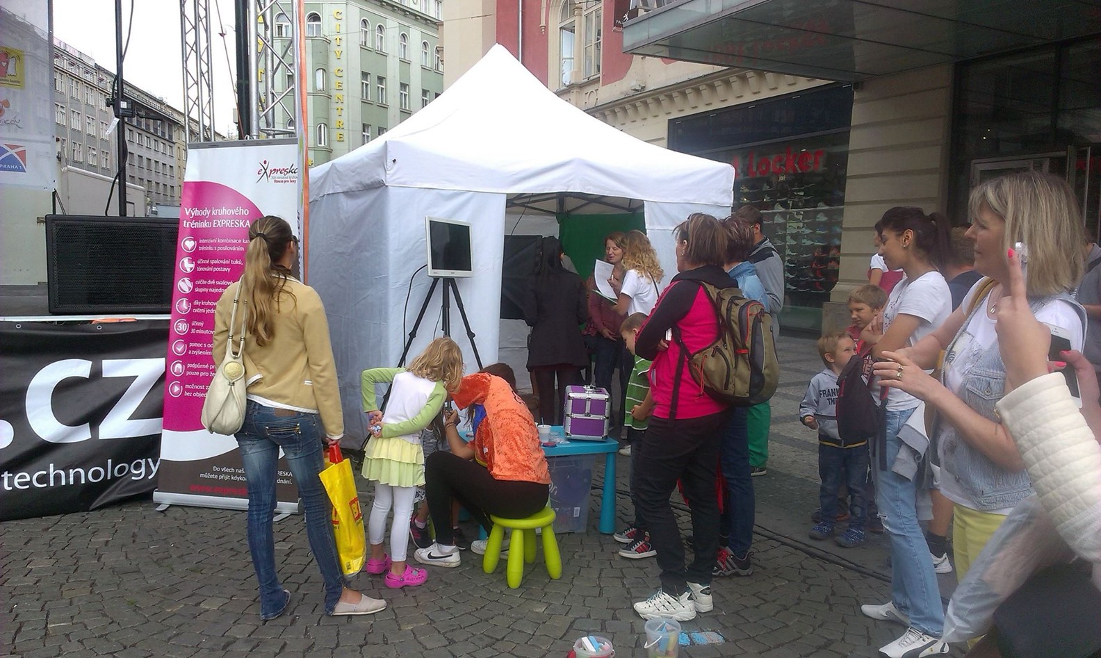 Roadshow televize Harmonie po pražských obchodních centrech