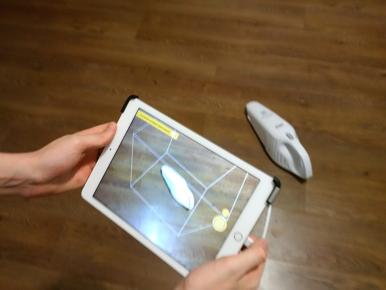 Nasnímání 3D objektu pomocí tabletu a senzoru.