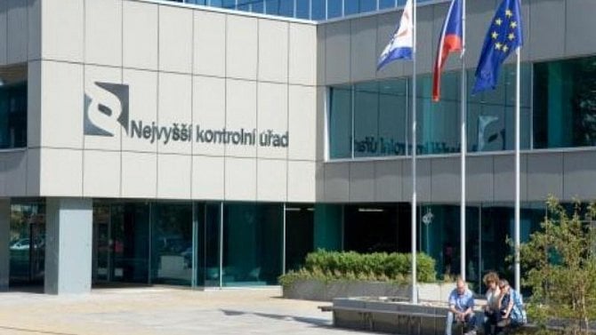 2011-04-2-nku_by_mohl_kontrolovat_obce_i_televizi-1.jpg