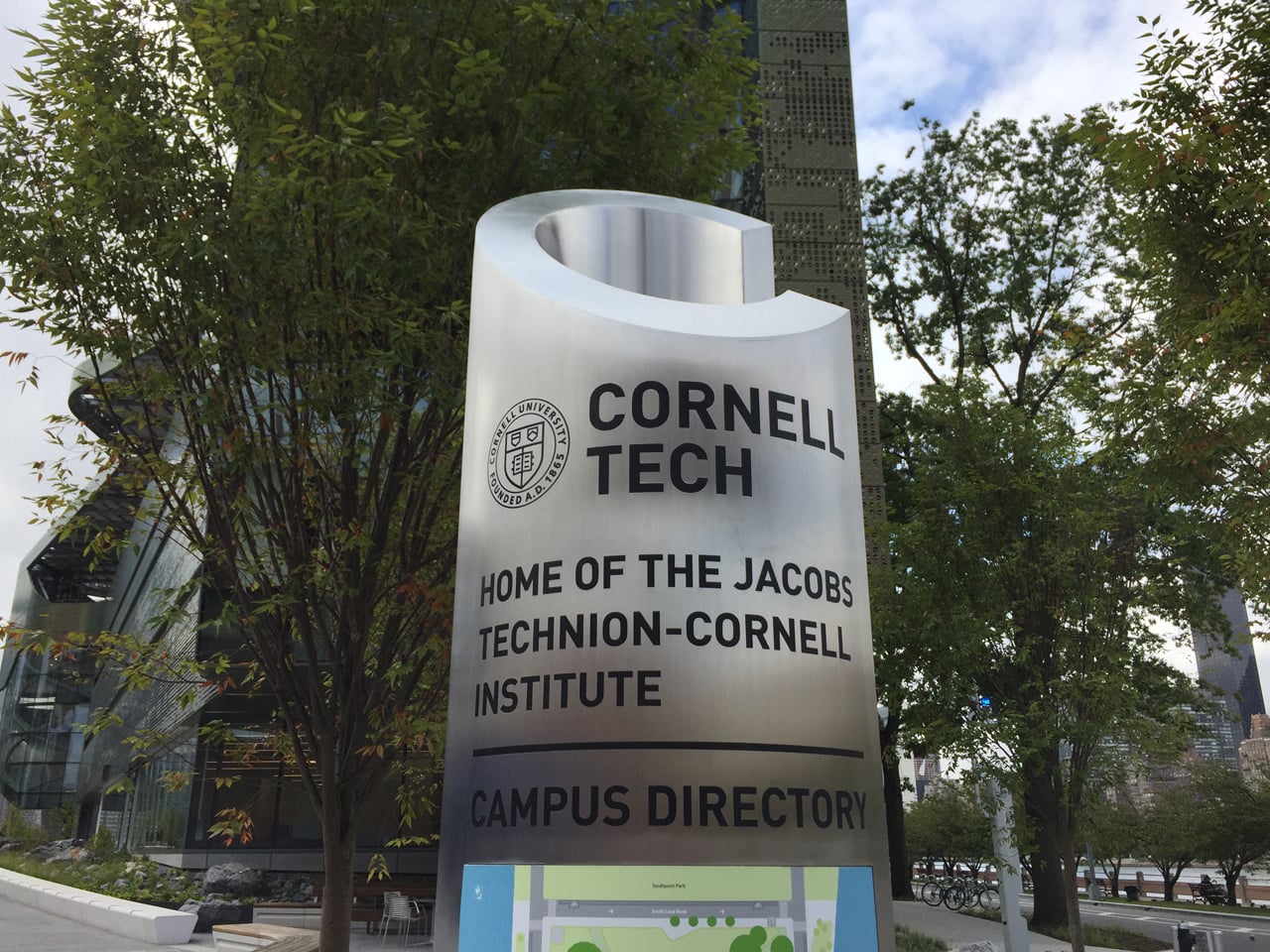 Cornell Tech na Roosevelt Islandu v New Yorku