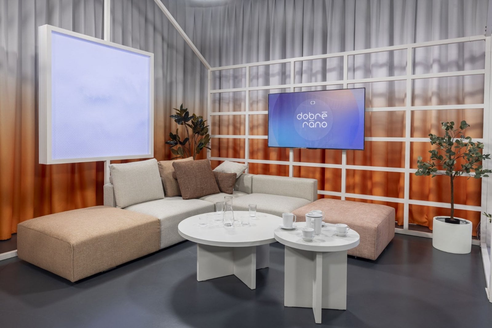 Studio a design pořadu Dobré ráno na ČT2 (leden 2026)