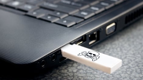 USB - virus - laptop - notebook