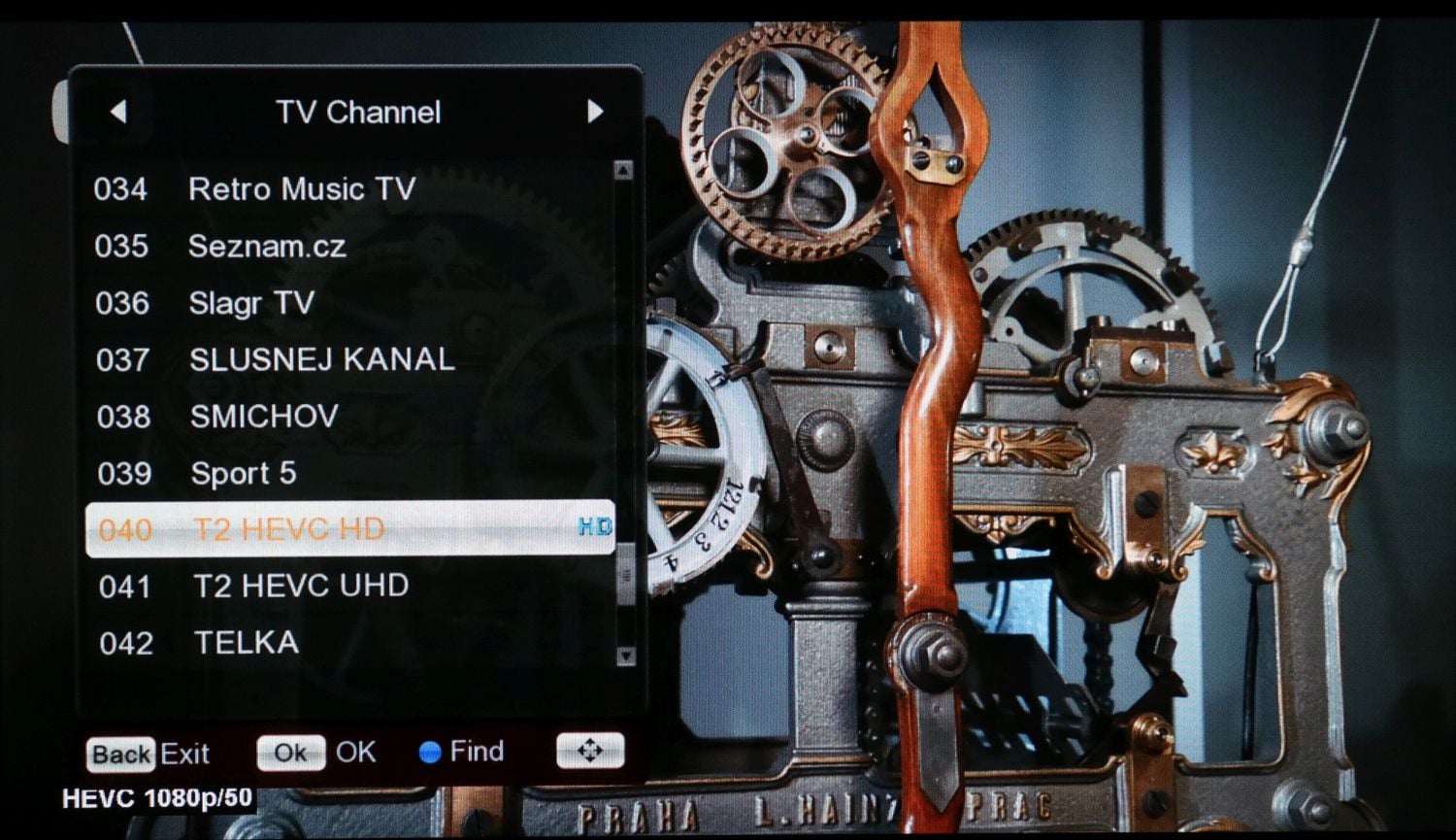 Příjem zkušebního vysílání v normě DVB-T2/HEVC.