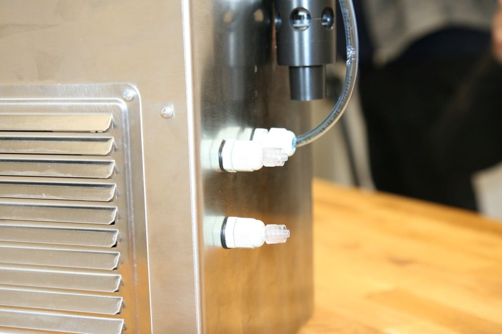 CoroVent (prototyp vs. finální verze)