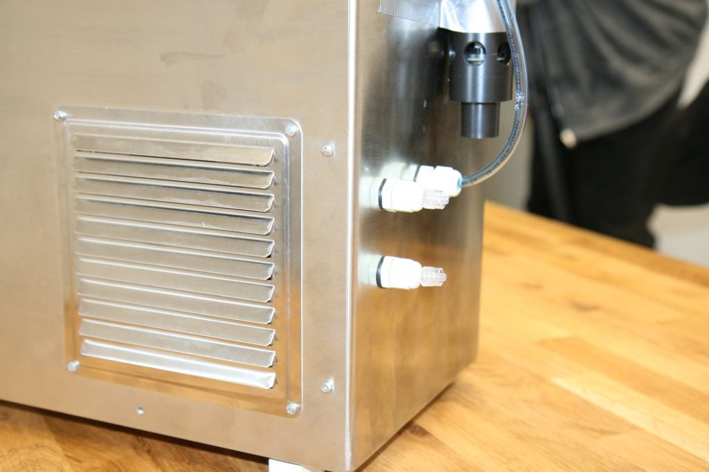 CoroVent (prototyp vs. finální verze)