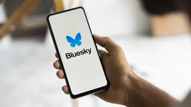 Socialni site - Bluesky - smartphone