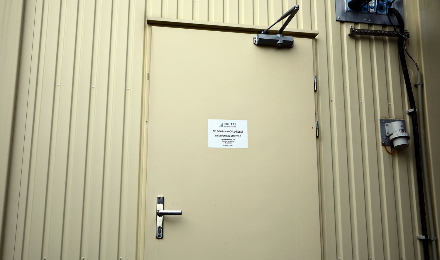 Vysílač Digital Broadcasting na pražské Novodvorské