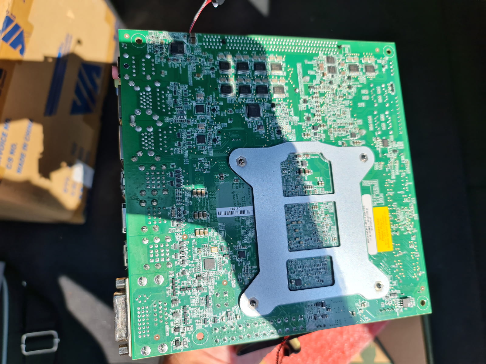 Deska IEI s čínským x86 procesorem Zhaoxin KaiXian KX-U6580