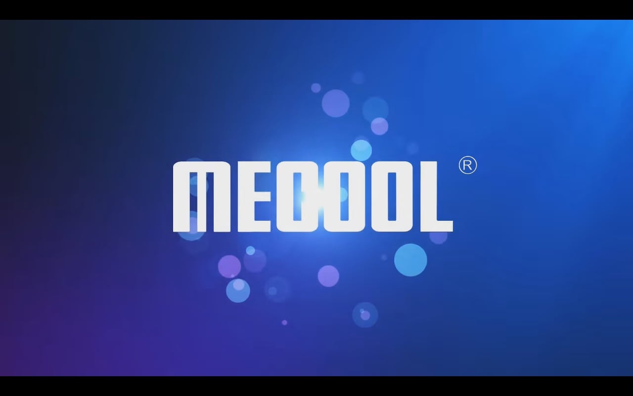 Start přístroje a uživatelské prostředí Mecool