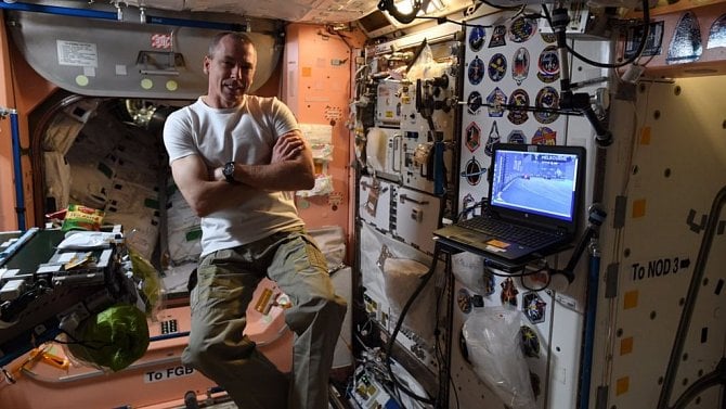 Andrew Feustel. ISS