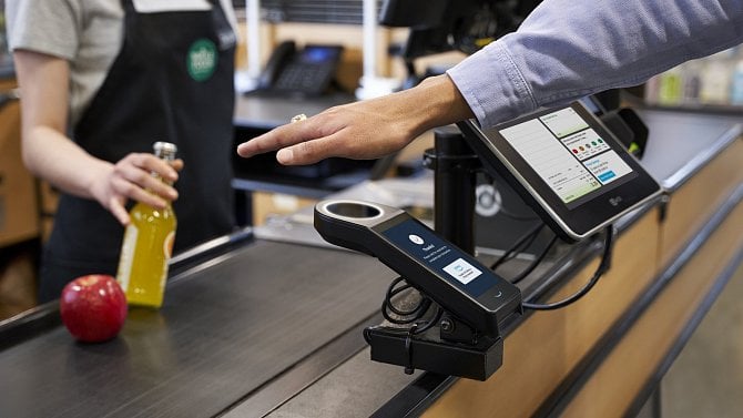 Amazon One - biometrika - otisk dlane