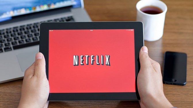 Netflix - tablet - video