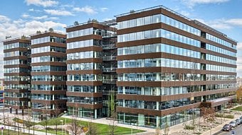 Brumlovka, budova Delta, sídlo českého Microsoftu a HP.