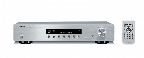 Autor textu má v hledáčku tuner Yamaha T-D500. "Tranzistorák", i když s upraveným vstupem pro anténu, není pro dálkový příjem úplně vhodným kanditátem.