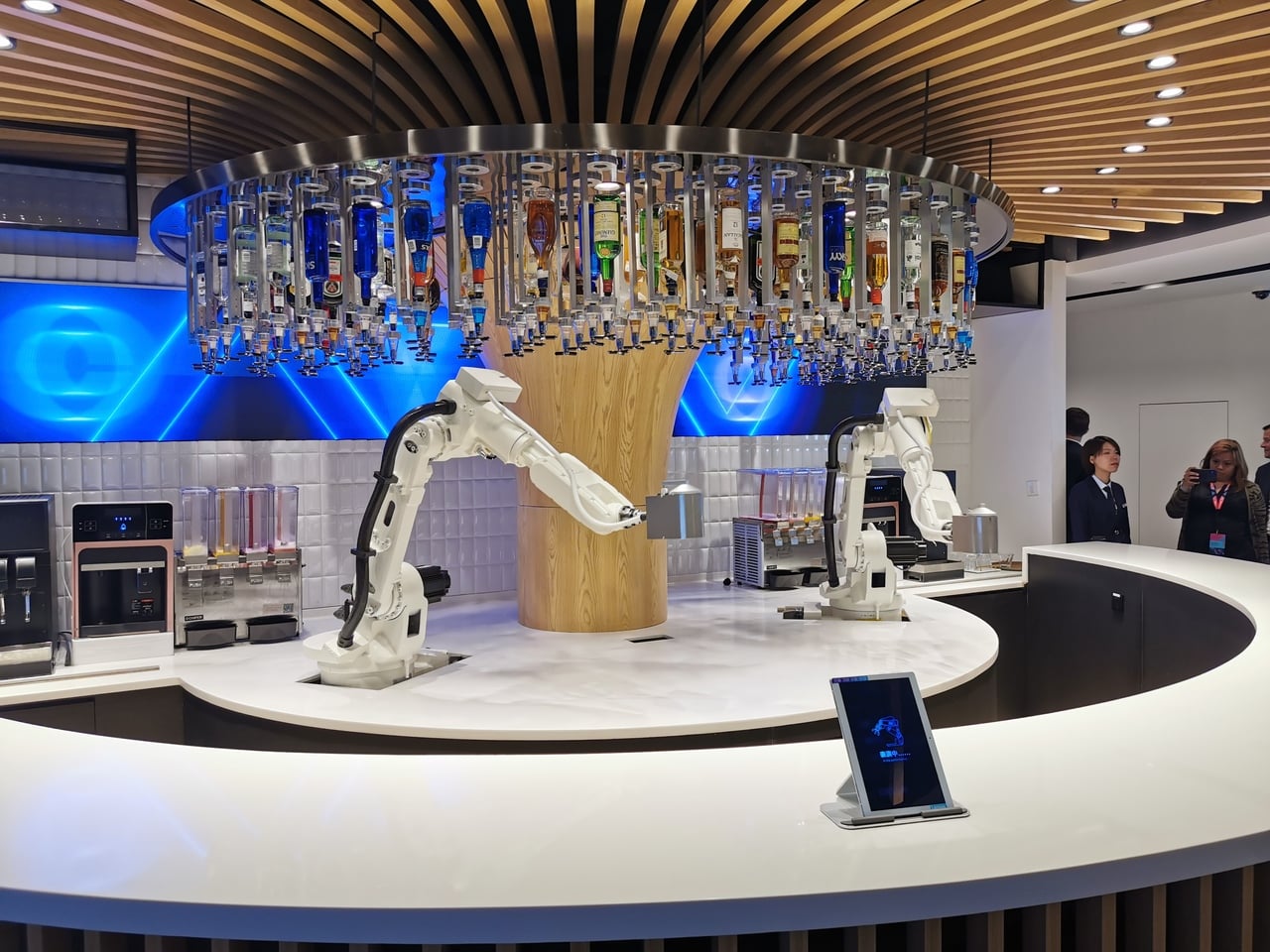 Robotický bar v Číně