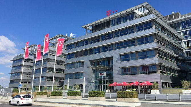 T-Mobile - budova - Roztyly
