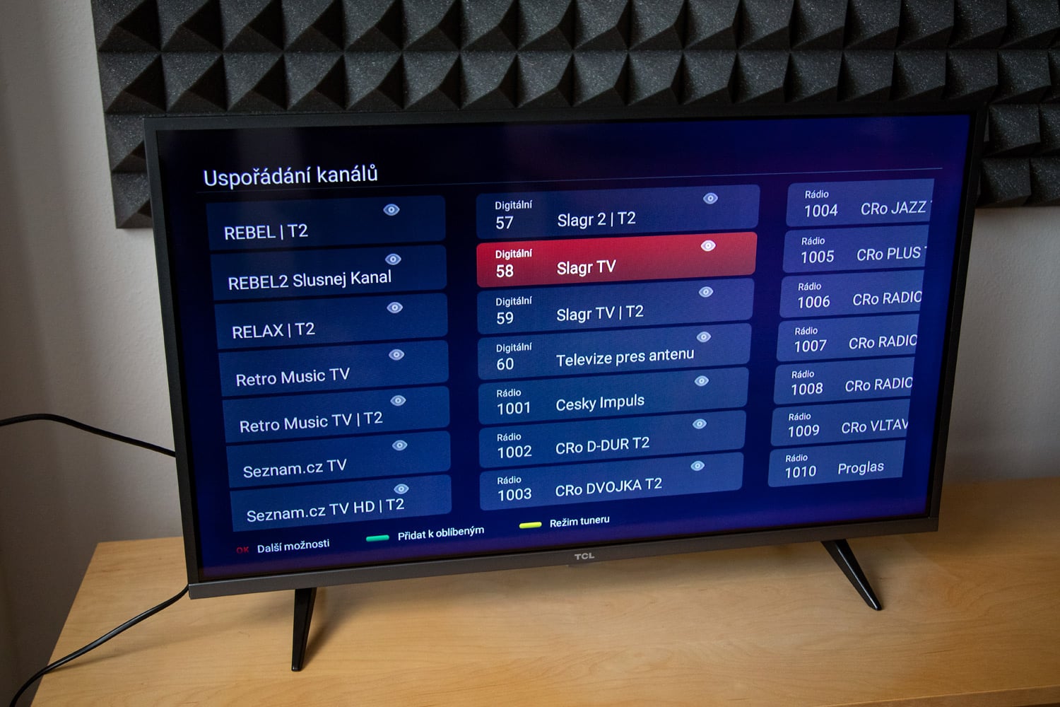 TCL 32ES580 - uspořádání stanic