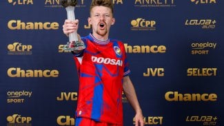 Na snímku z vyhlášení nejlepšího hráče sezony v anketě Ligové fotbalové asociace pózuje Pavel Šulc (FC Viktoria Plzeň).