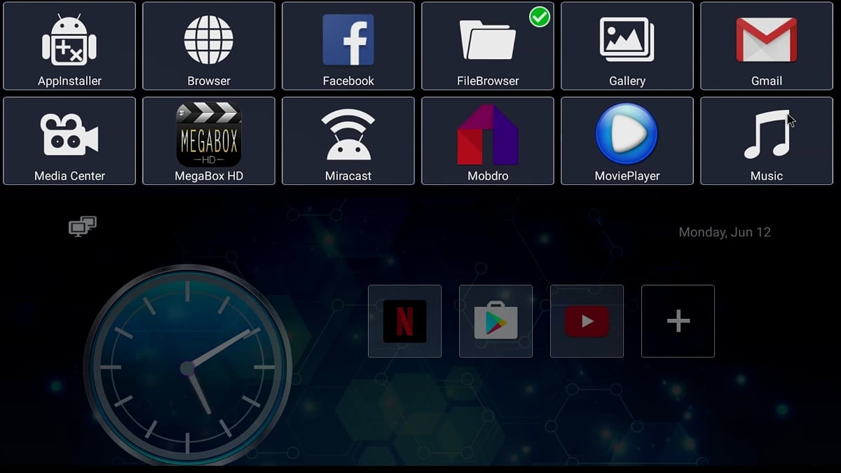 První start, hlavní stránka, menu a alternativní plocha – Androi