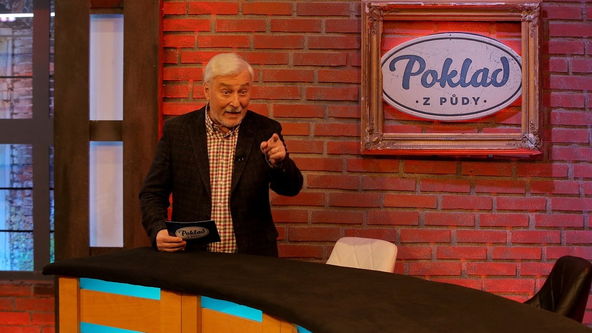 Poklad z půdy moderuje Jan Rosák