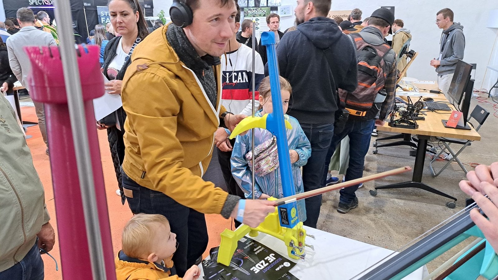 A návštěvníci si na něj mohli zahrát. Výsledek však (naštěstí) slyšel jen hráč samotný ve sluchátkách.