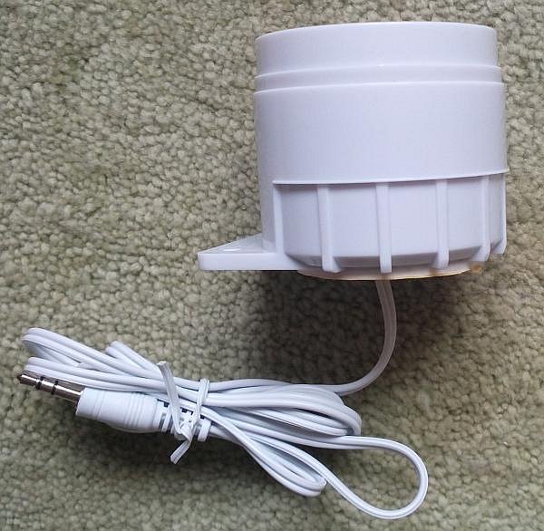 Vnitřní sirénu můžete, ale také nemusíte do ústředny zapojovat. Je to jediná součást, která je "drátová".