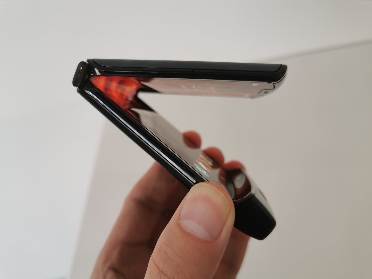 Motorola RAZR se vrací, má Android a ohebný displej