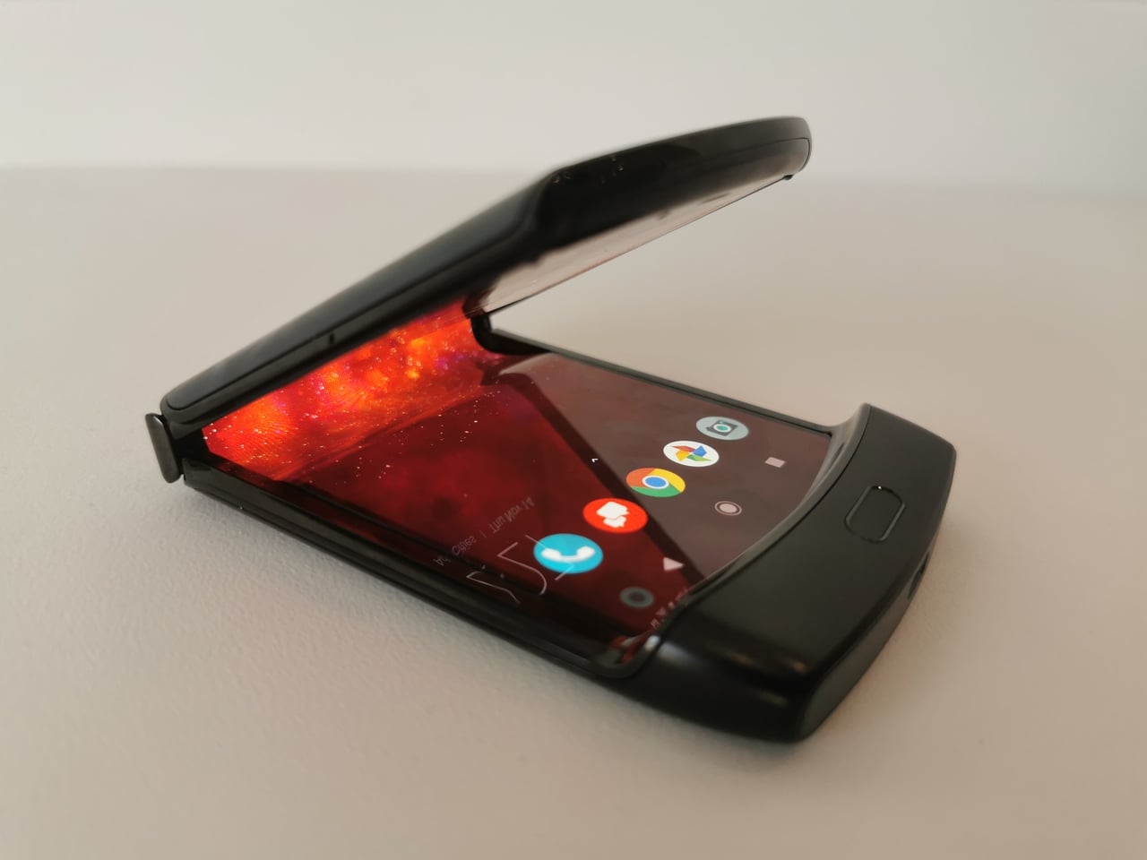 Motorola RAZR se vrací, má Android a ohebný displej